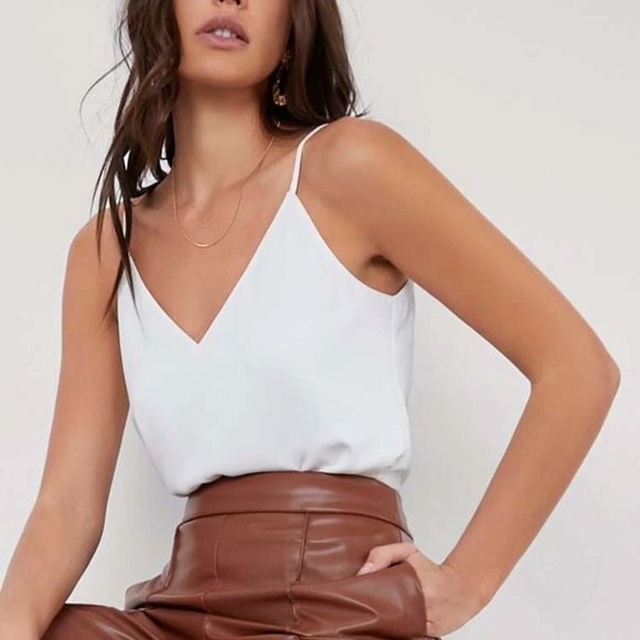 Tops - Minimalist dressy tank top v neck cami white